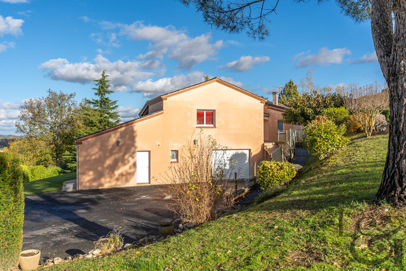 Maison - 174 m² - 6 pièces