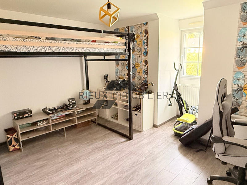 Propriété - 235 m² - 7 pièces