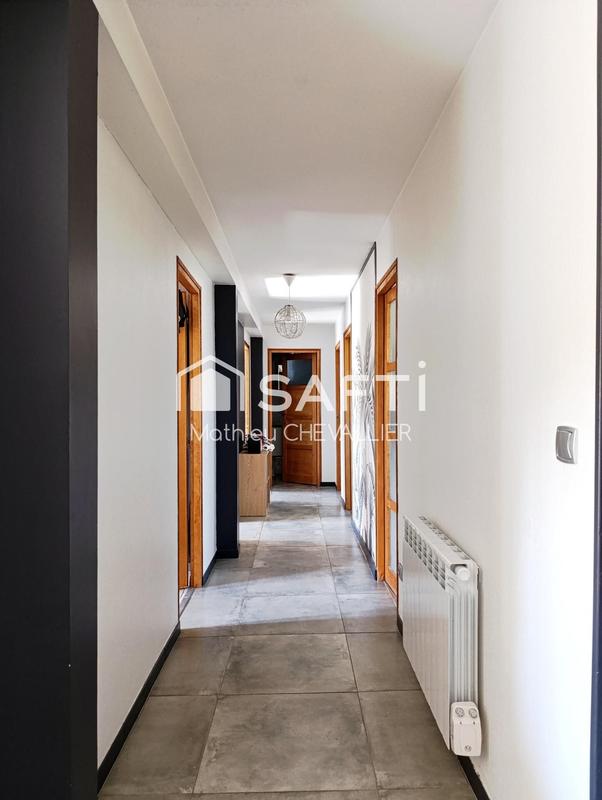 Maison - 168 m² - 8 pièces