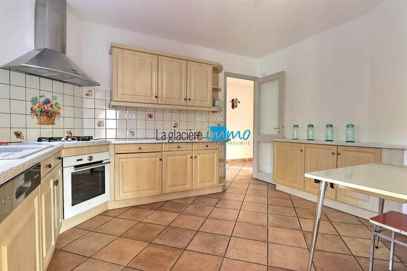 Maison traditionnelle - 155 m² - 6 pièces