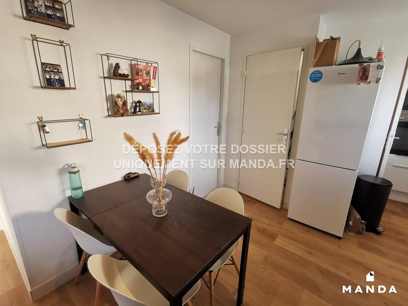 Chambre - 11 m² - 4 pièces