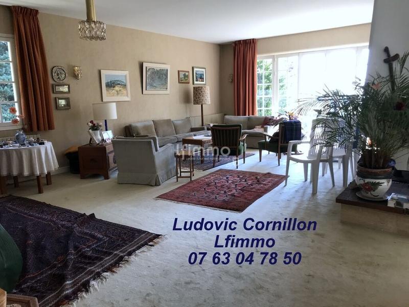 Maison - 207 m² - 11 pièces