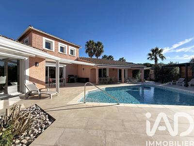 Maison - 198 m² - 7 pièces