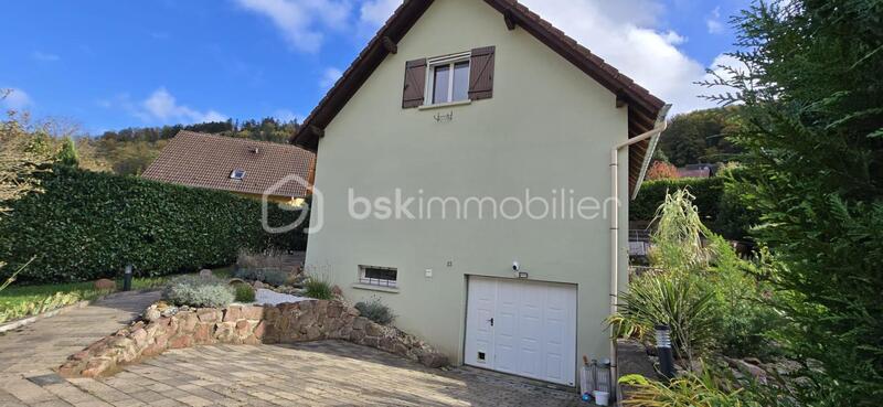 Maison traditionnelle - 97 m² - 5 pièces