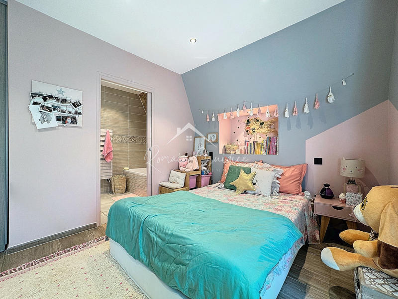 Villa - 196 m² - 5 pièces