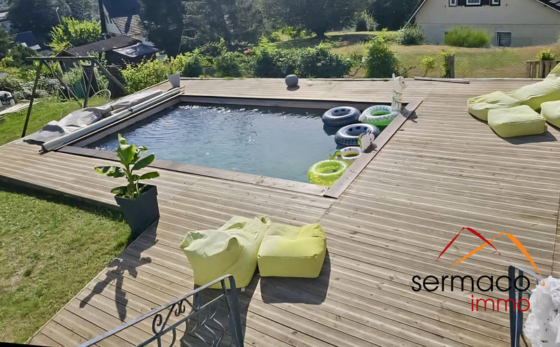 Maison - 212 m² - 11 pièces