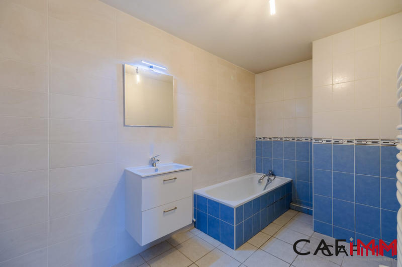 Appartement - 90 m² - 4 pièces