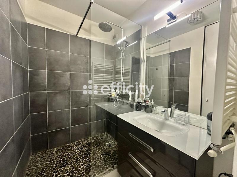 Appartement - 99 m² - 4 pièces