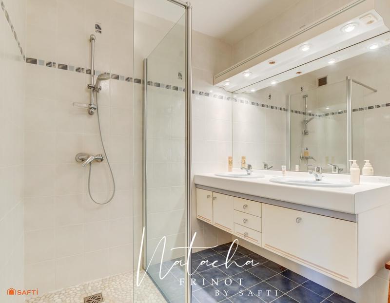 Maison - 160 m² - 8 pièces