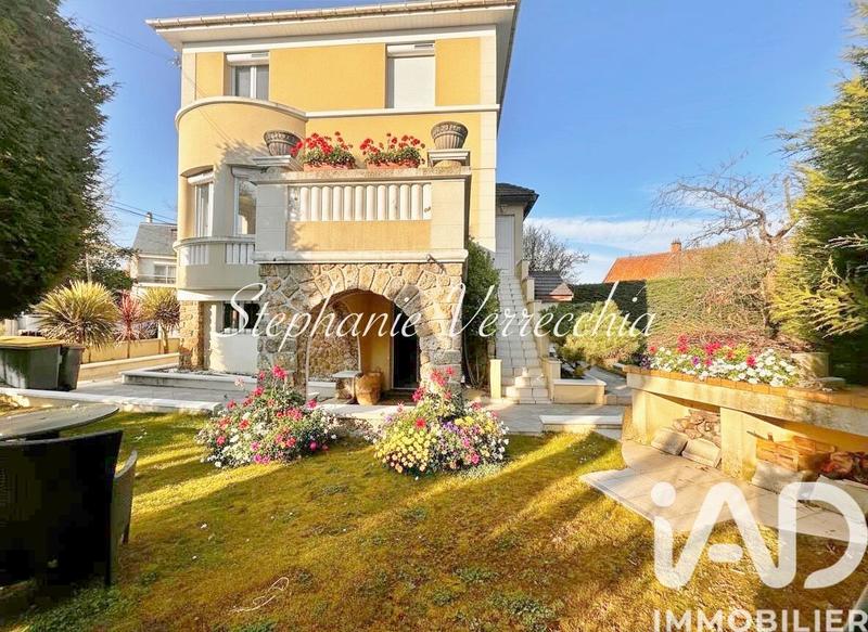 Maison - 157 m² - 8 pièces