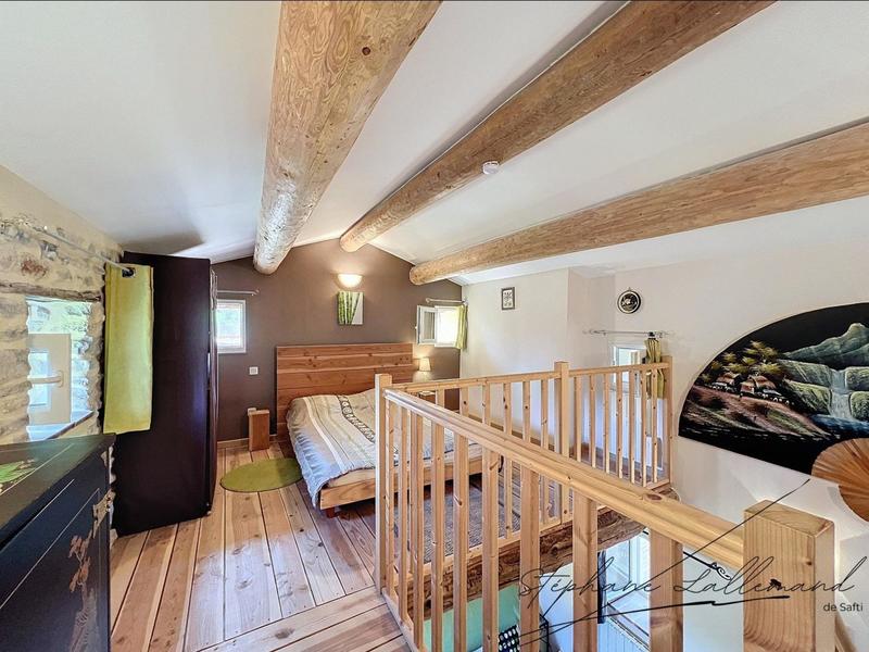 Maison - 299 m² - 11 pièces