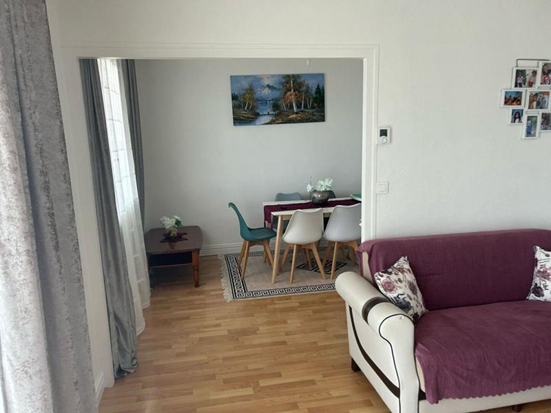 Appartement - 90 m² - 4 pièces