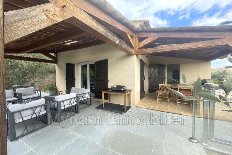 Maison - 1 274 m² - 5 pièces