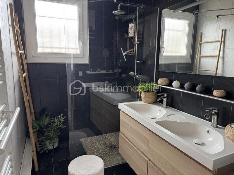 Maison - 160 m² - 5 pièces