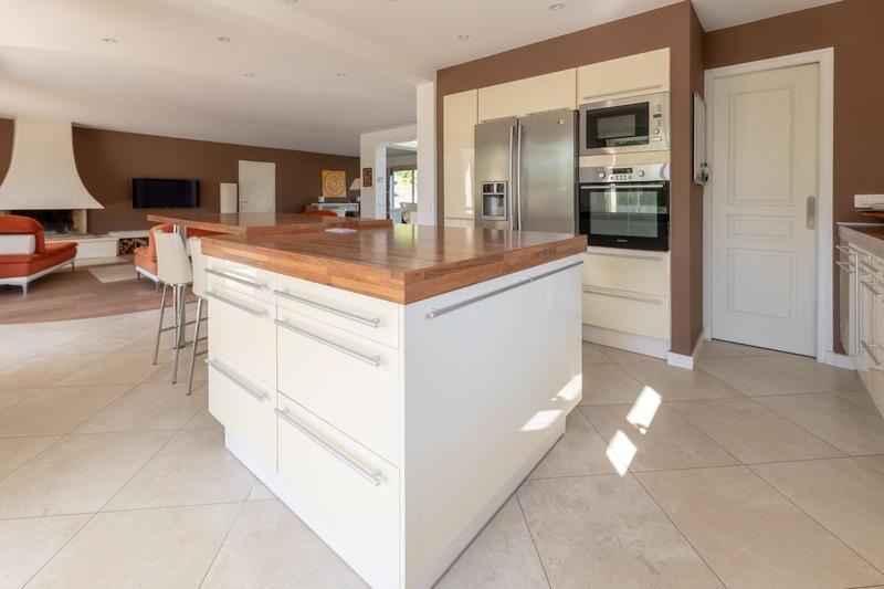 Villa - 271 m² - 8 pièces