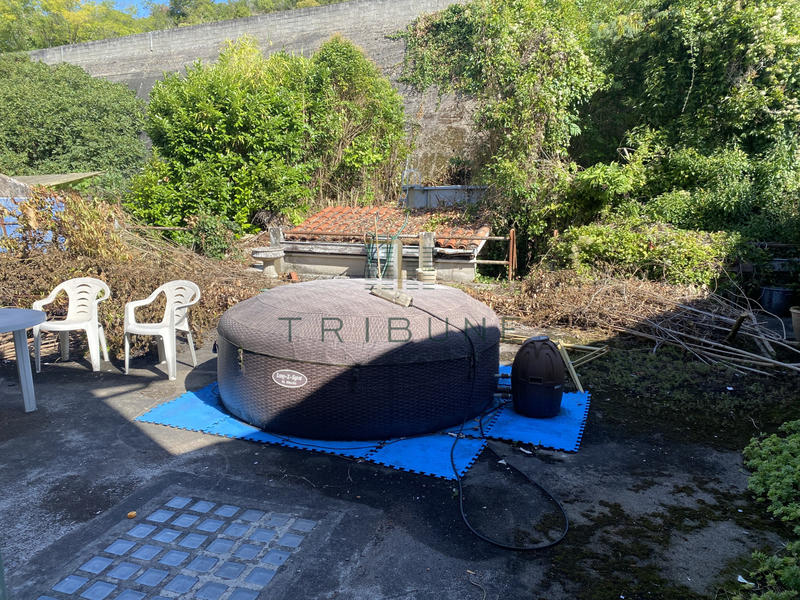 Maison - 253 m² - 8 pièces