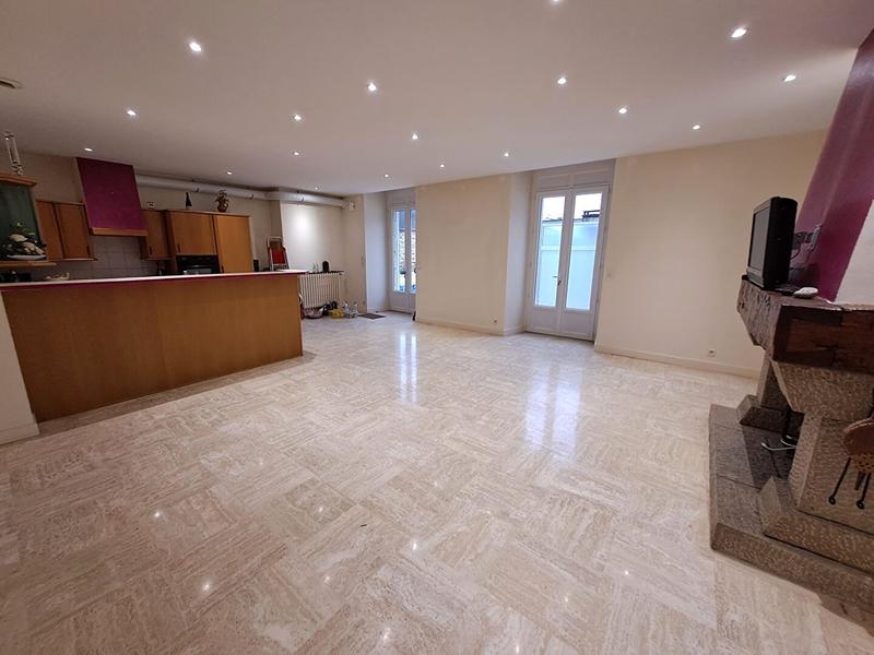 Appartement - 162 m² - 7 pièces