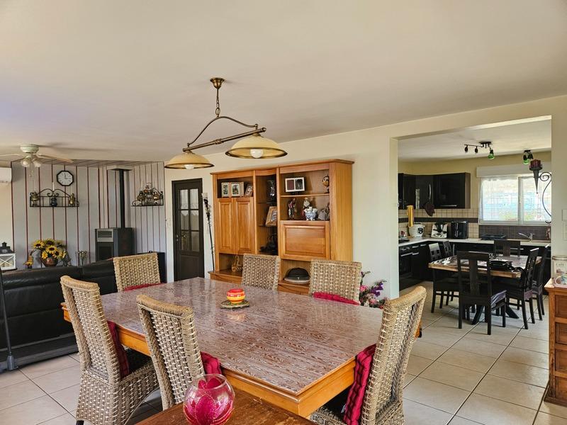 Maison - 203 m² - 7 pièces