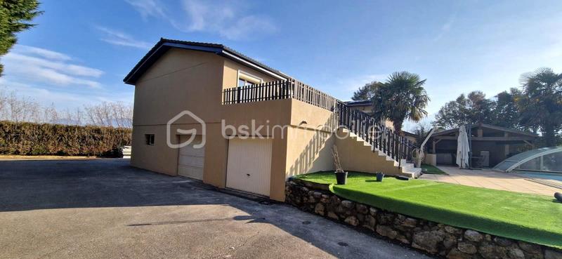 Maison - 194 m² - 8 pièces