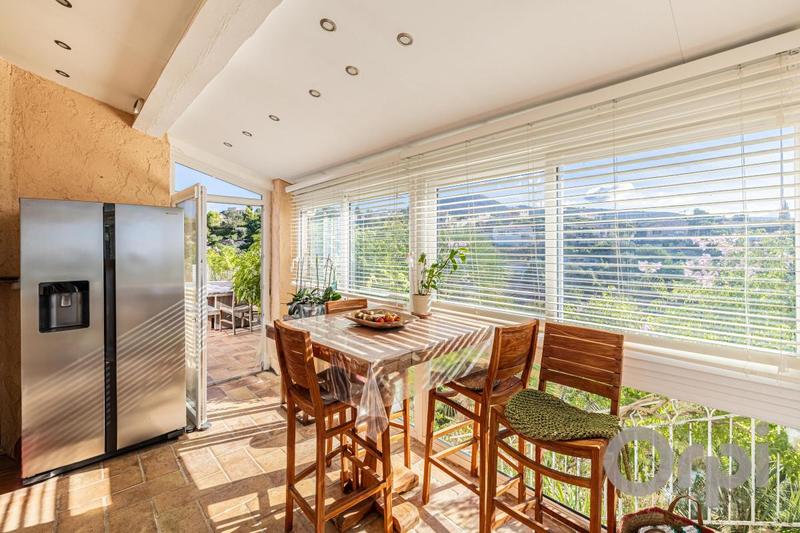 Villa - 190 m² - 6 pièces