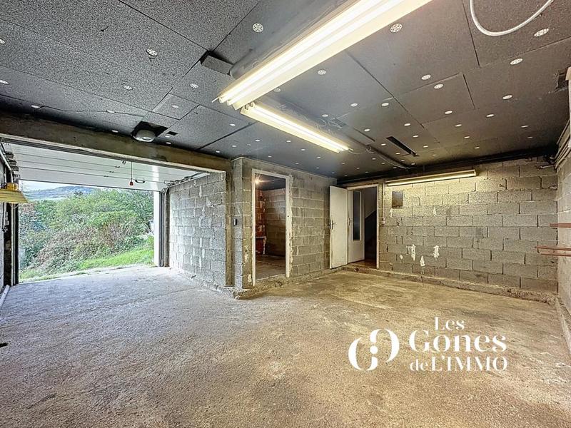 Maison - 235 m² - 8 pièces