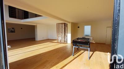 Maison - 198 m² - 6 pièces