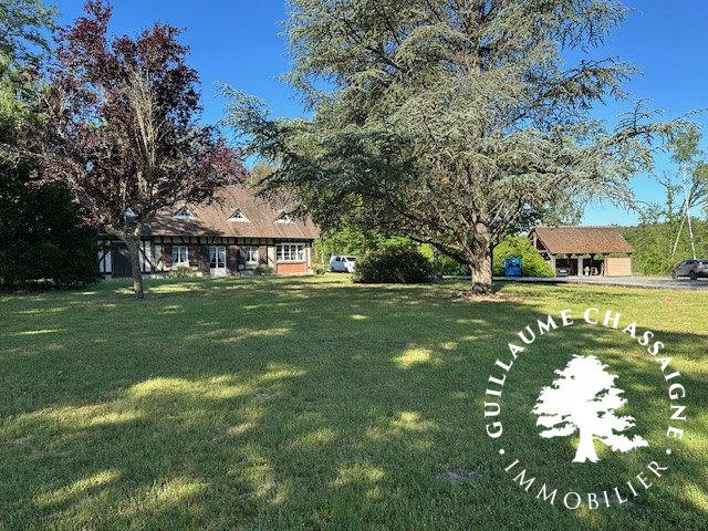 Maison traditionnelle - 400 m² - 12 pièces