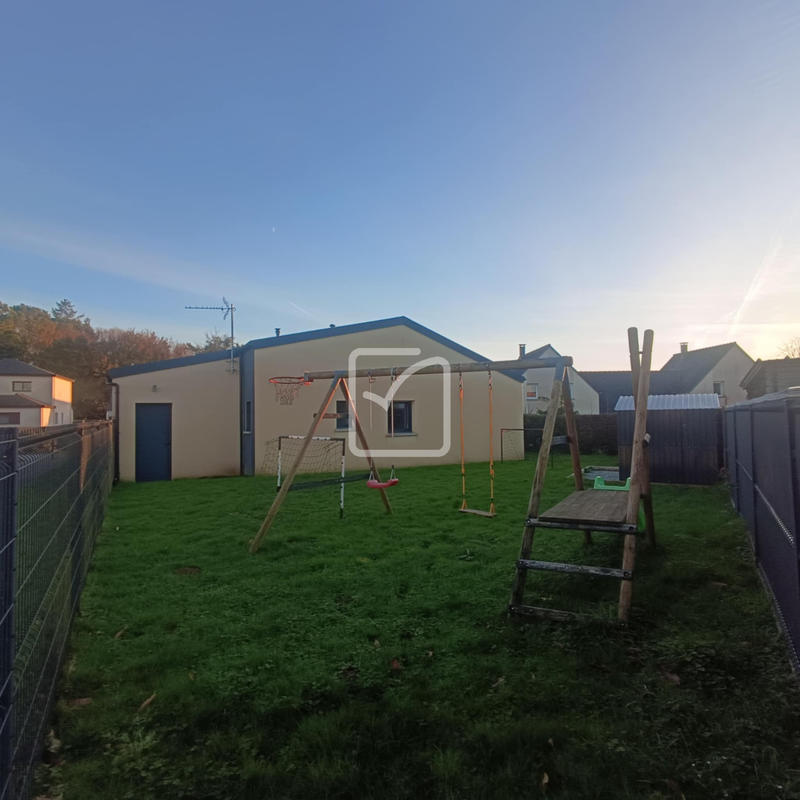 Maison - 90 m² - 5 pièces