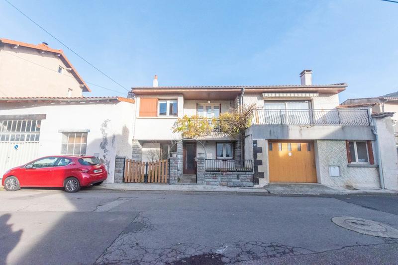 Maison - 196 m² - 9 pièces