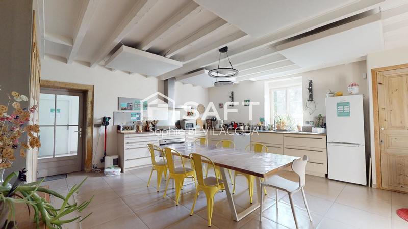 Maison - 388 m² - 10 pièces