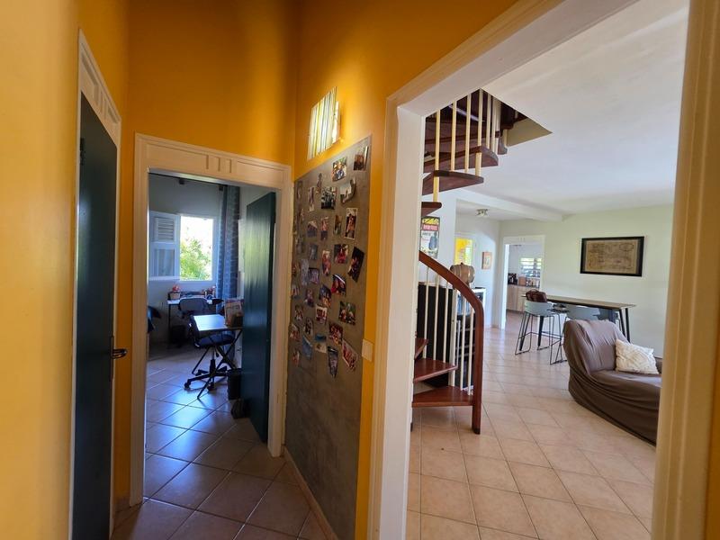 Maison d'architecte - 202 m² - 5 pièces