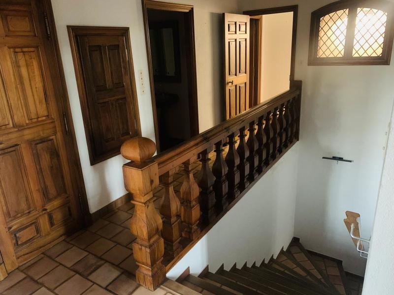 Maison - 252 m² - 9 pièces