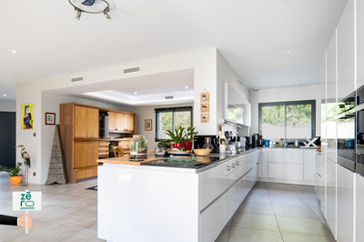 Maison - 182 m² - 7 pièces