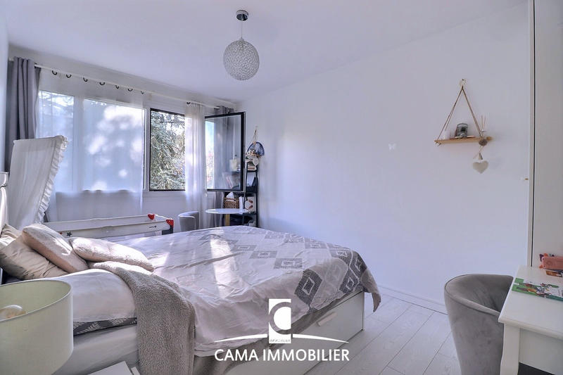 Appartement - 97 m² - 5 pièces