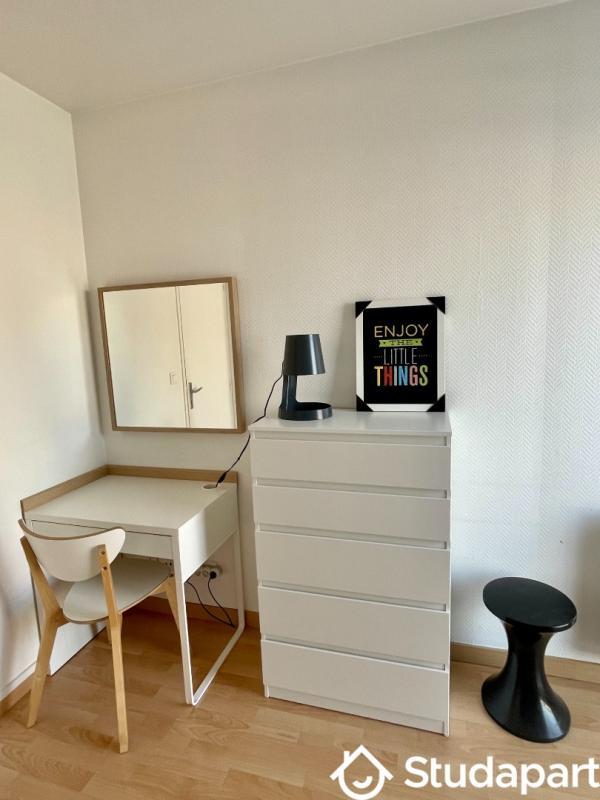 Chambre - 9 m² - 1 pièce