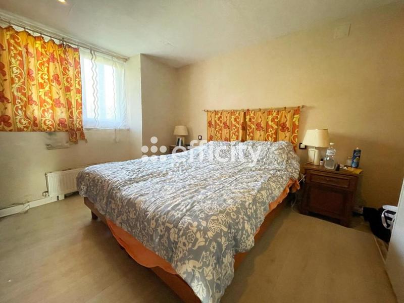 Maison - 236 m² - 8 pièces