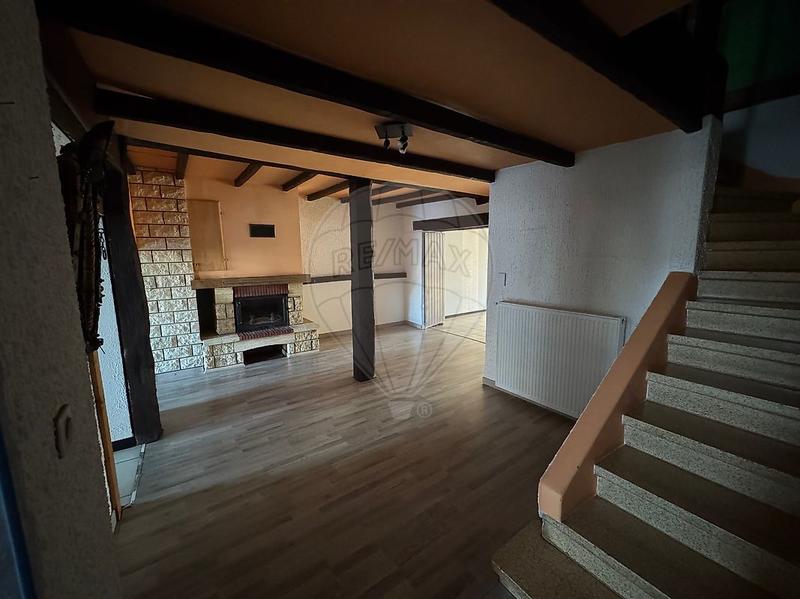 Maison - 240 m² - 7 pièces