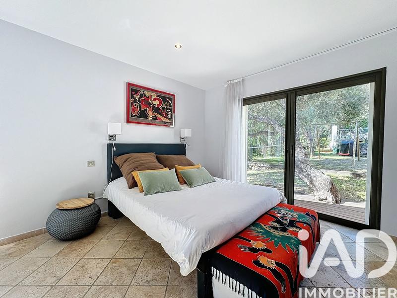 Maison - 181 m² - 5 pièces