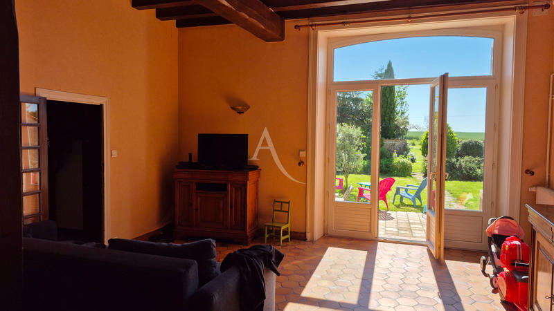 Maison - 265 m² - 9 pièces