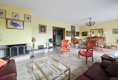 Appartement - 137 m² - 6 pièces