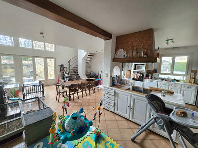 Maison - 197 m² - 7 pièces