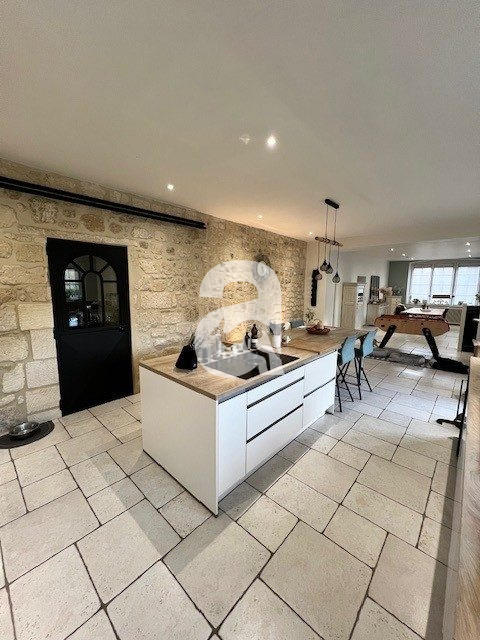 Maison ancienne - 240 m² - 10 pièces