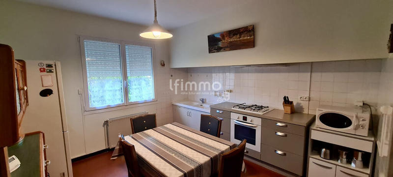 Maison - 204 m² - 5 pièces
