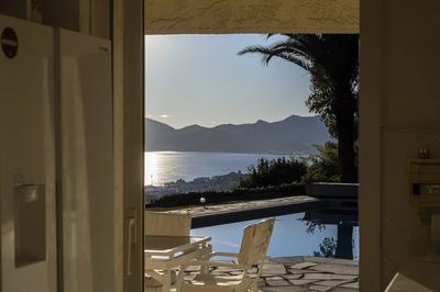 Maison - 230 m² - 5 pièces