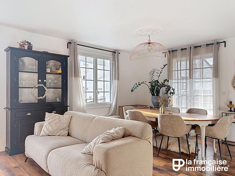 Maison - 90 m² - 5 pièces