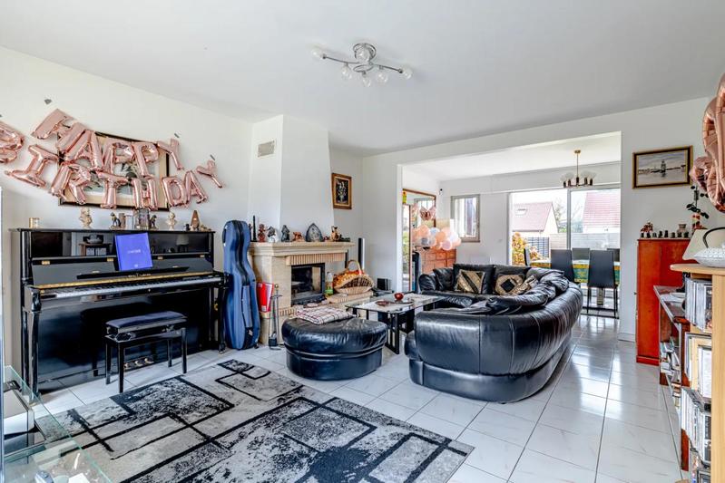 Maison - 180 m² - 8 pièces