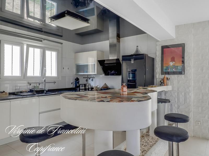 Maison - 251 m² - 8 pièces
