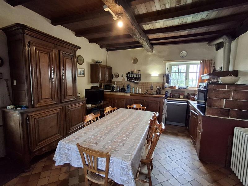 Maison traditionnelle - 243 m² - 9 pièces