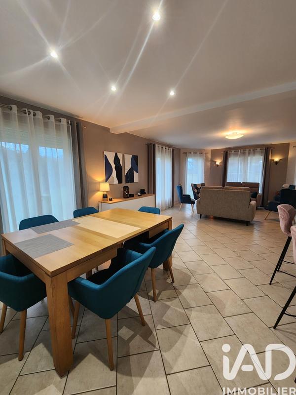 Maison - 214 m² - 6 pièces