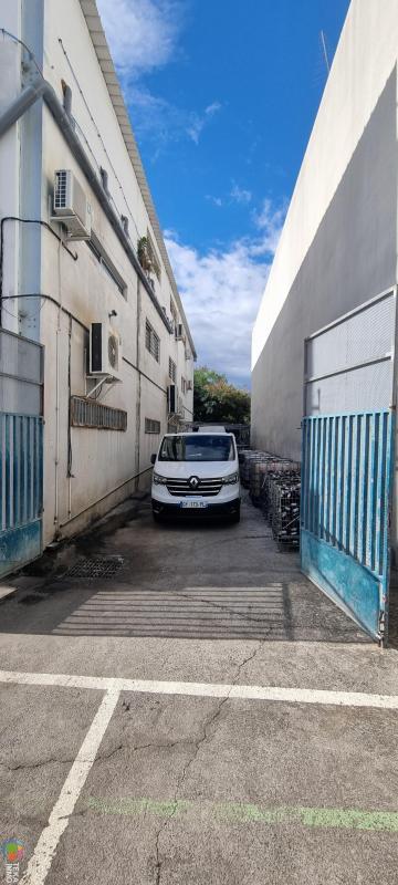 Entrepôt - 1 500 m² - 1 pièce